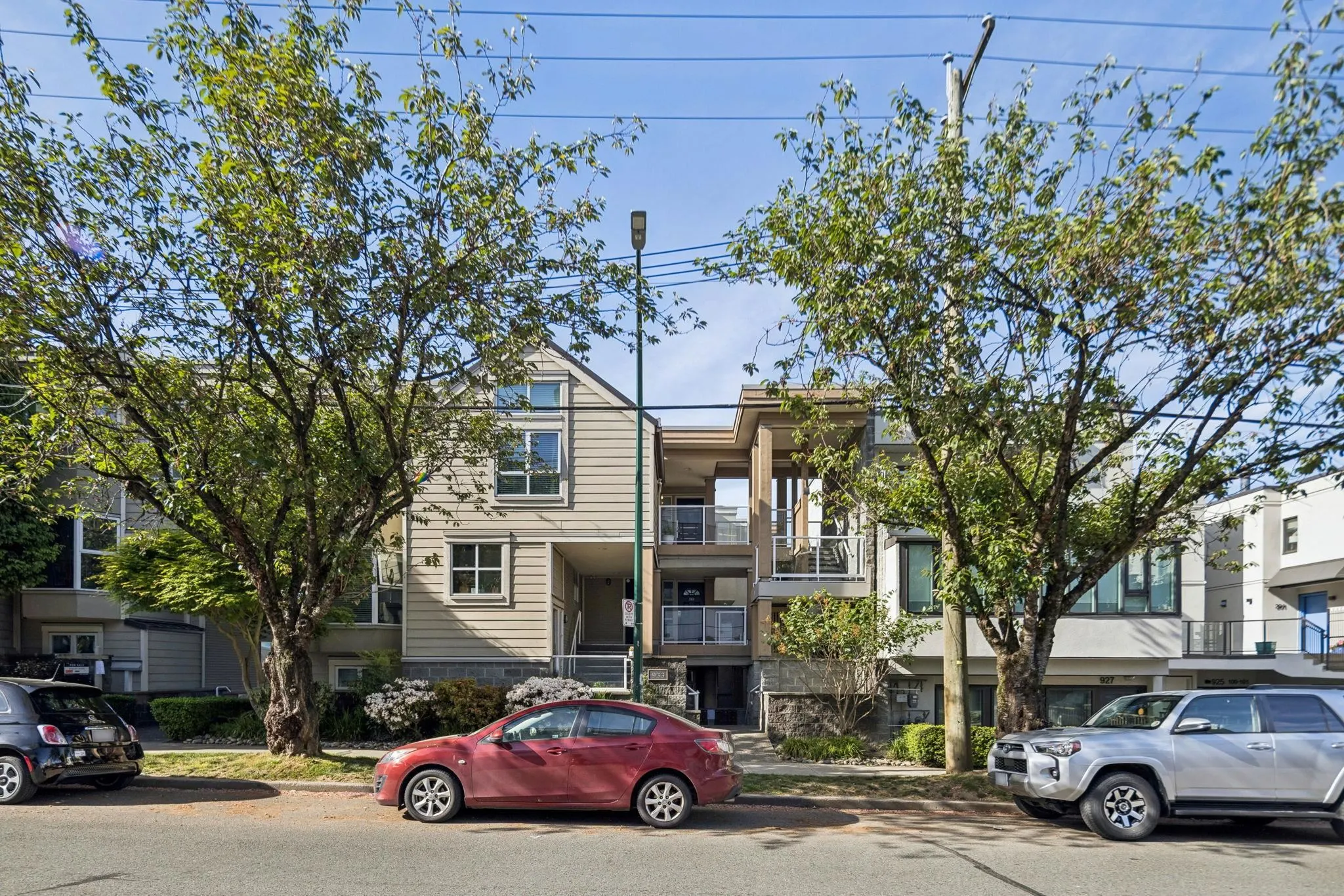 933 W 8th Avenue #103