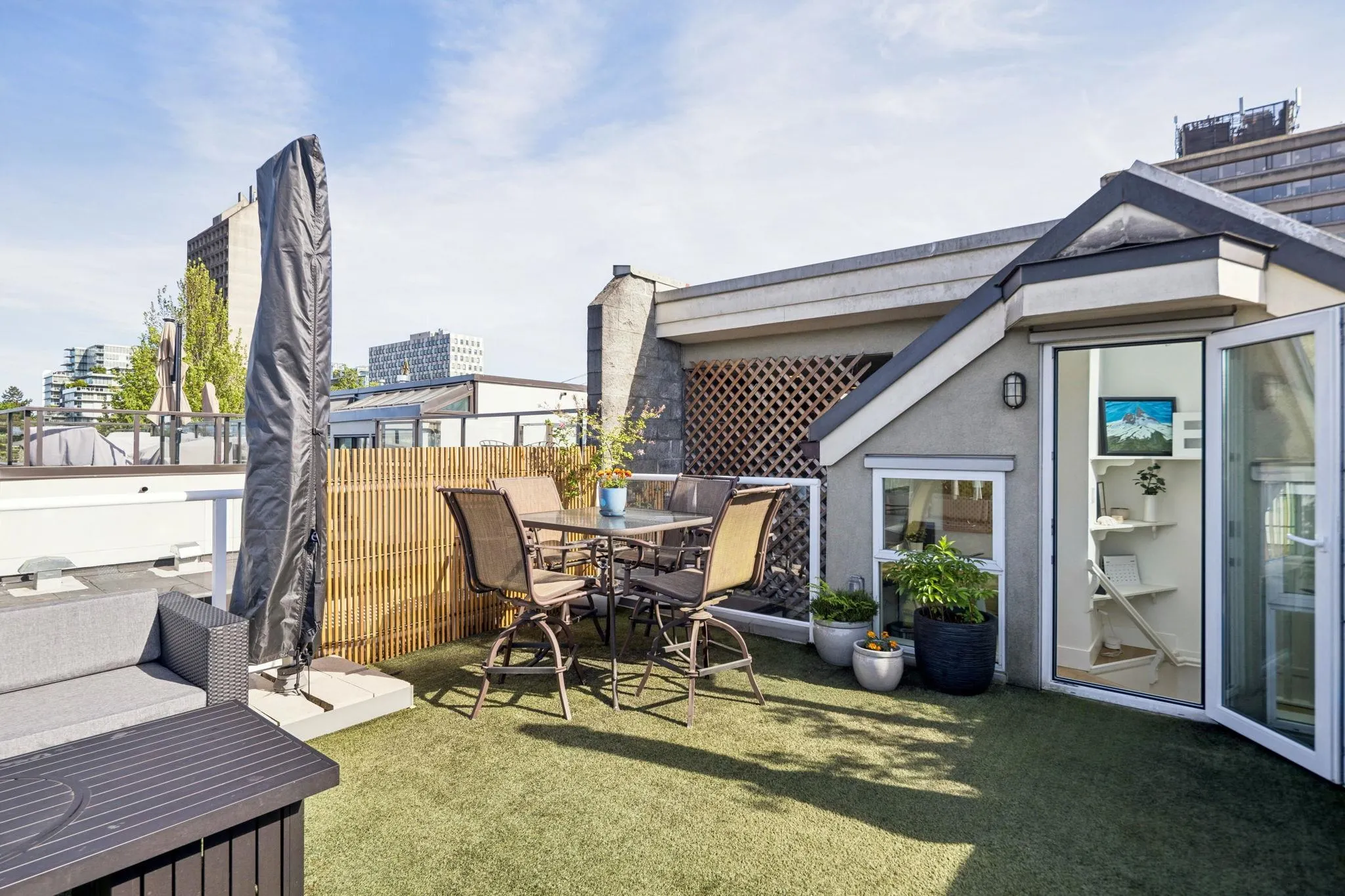 933 W 8th Avenue #103