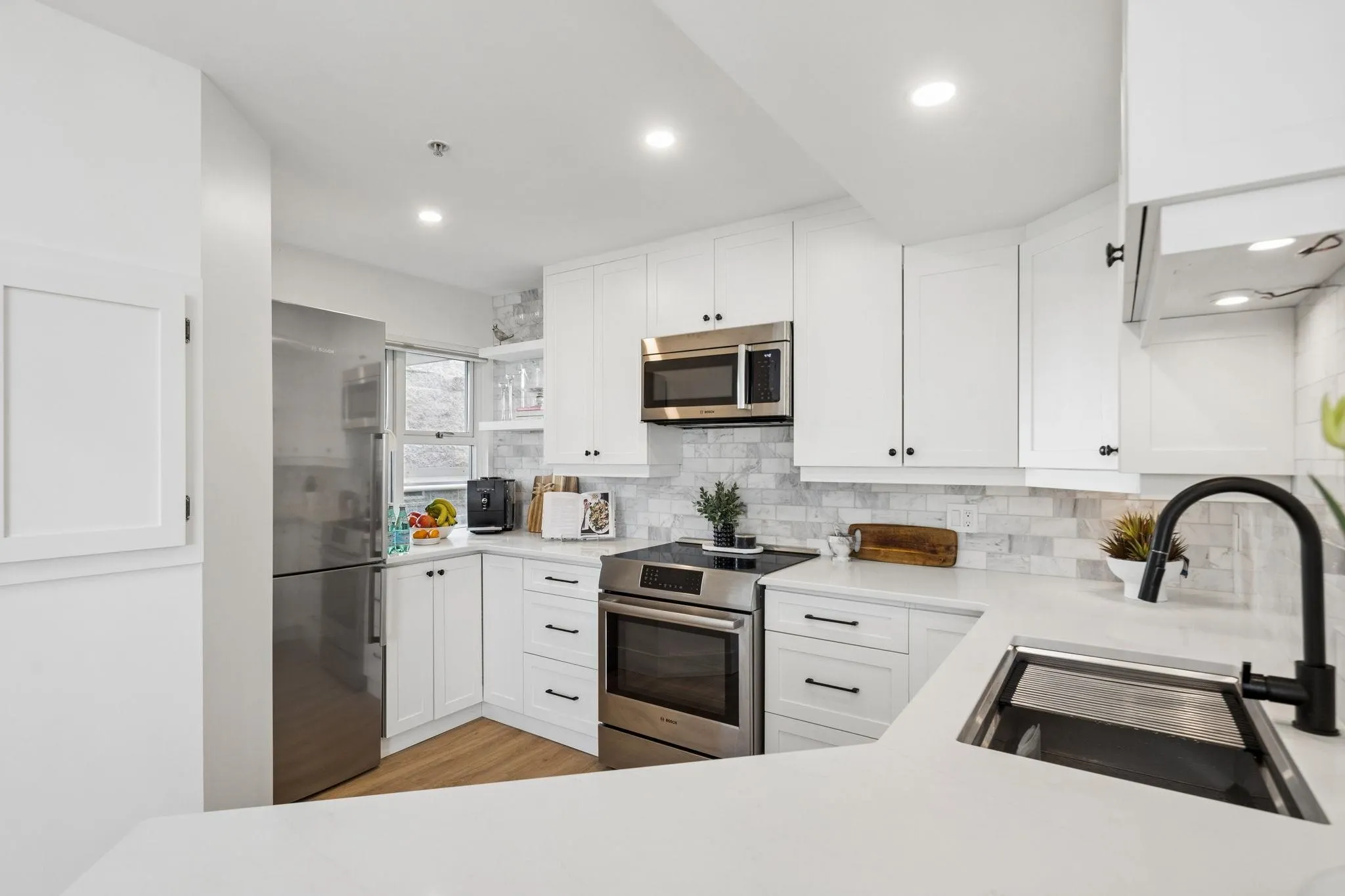 933 W 8th Avenue #103