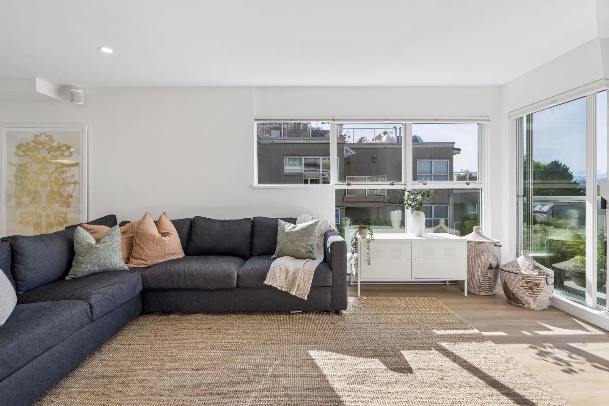 933 W 8th Avenue #103