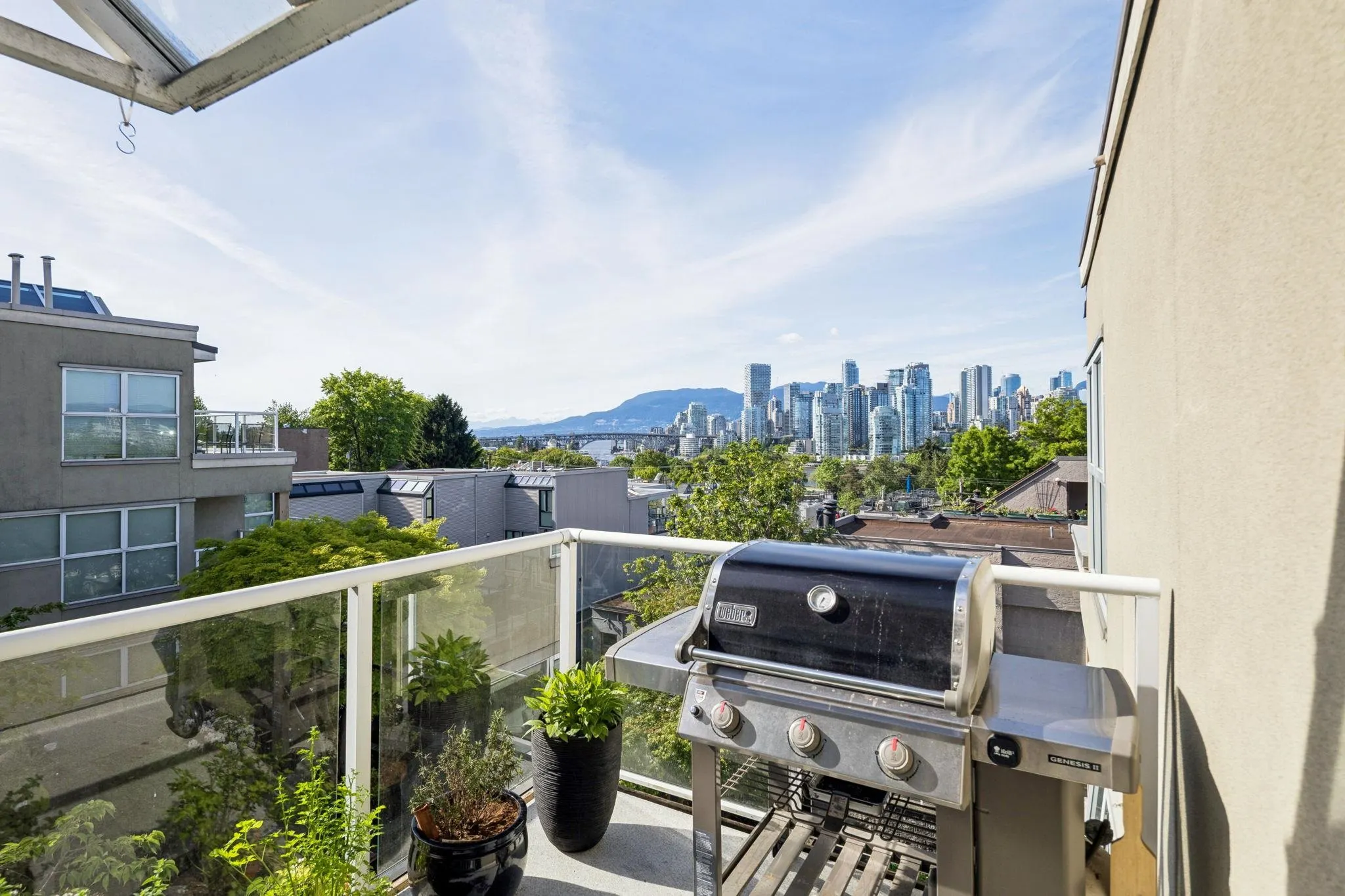 933 W 8th Avenue #103