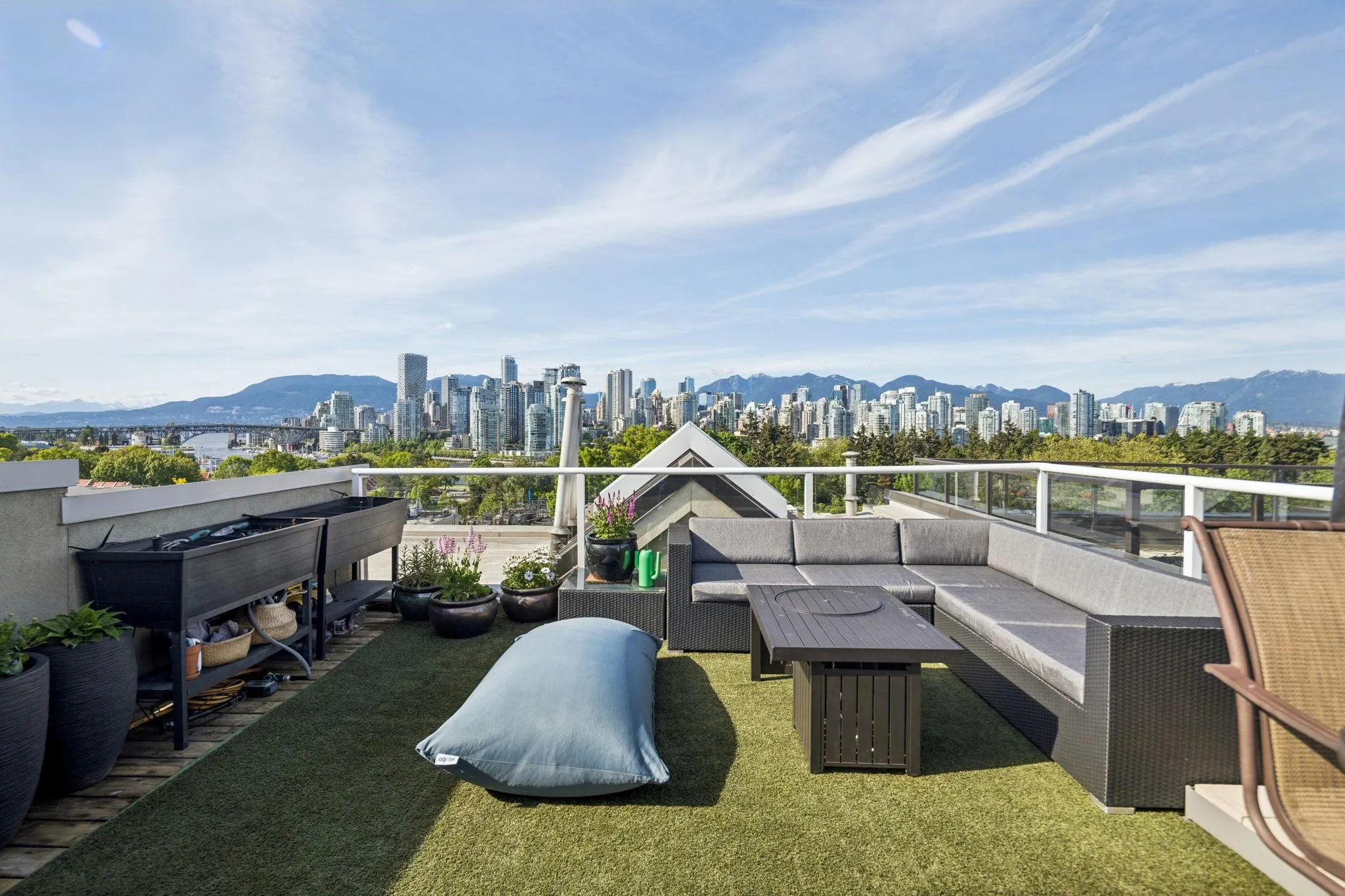 933 W 8th Avenue #103
