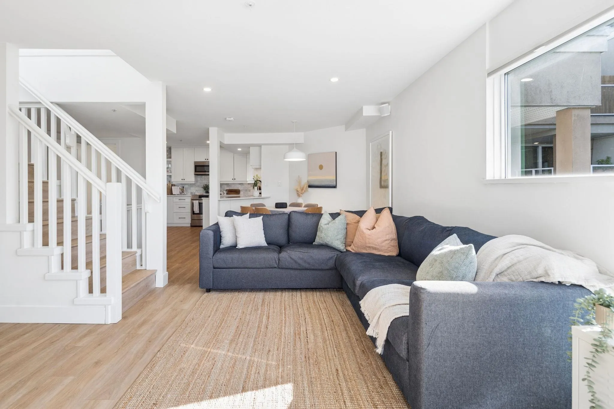 933 W 8th Avenue #103