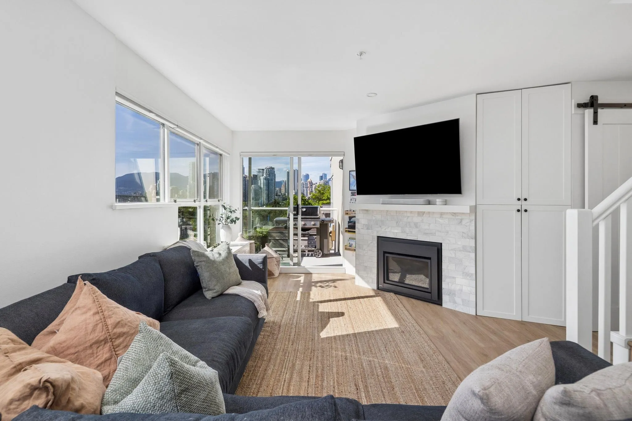 933 W 8th Avenue #103