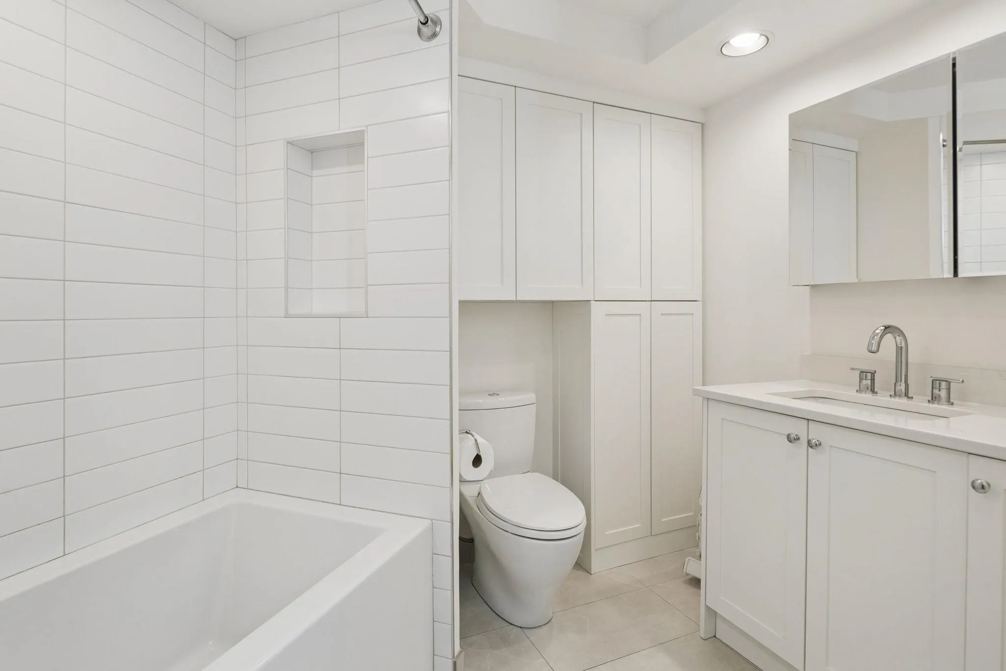 933 W 8th Avenue #103