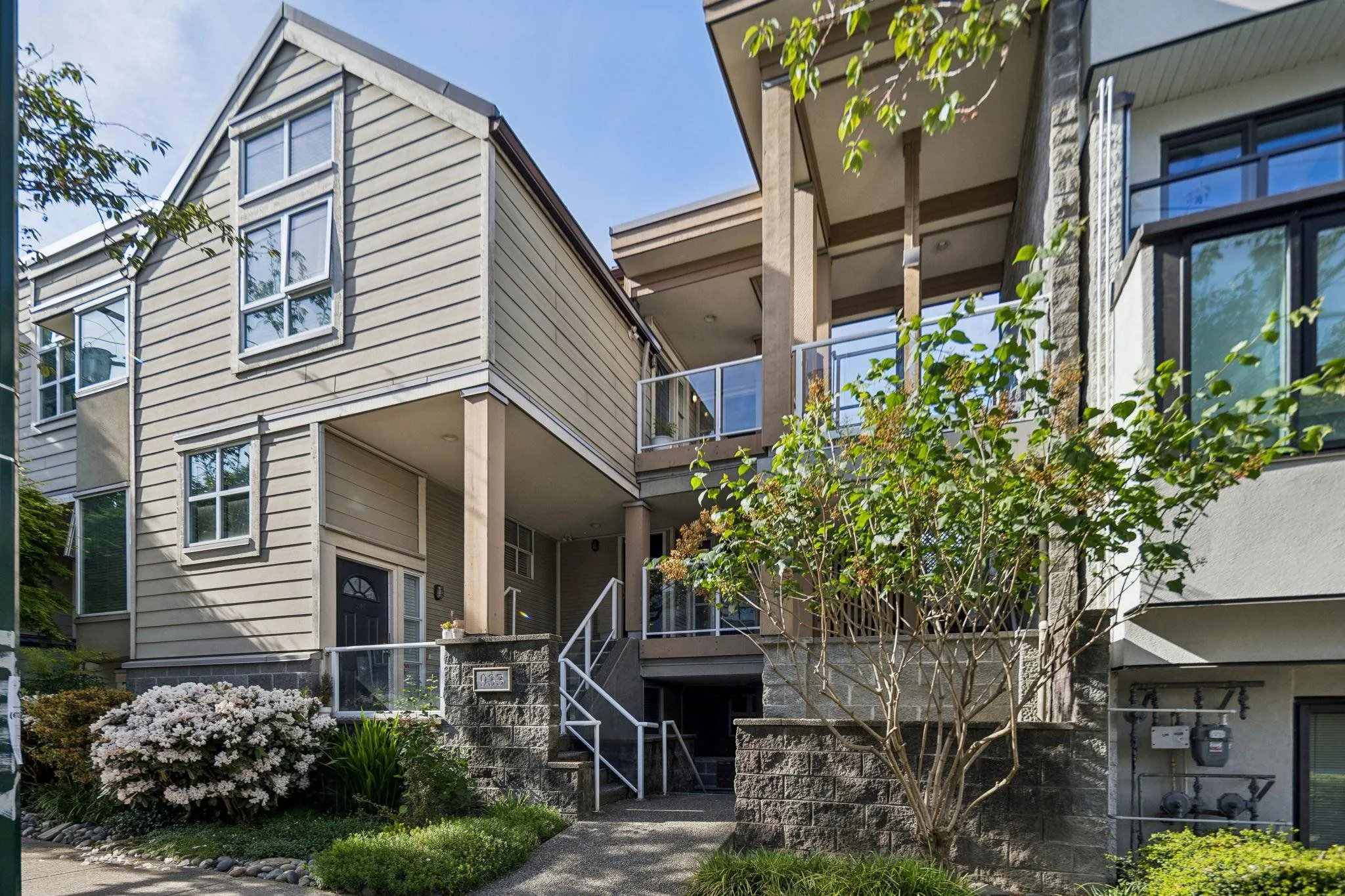 933 W 8th Avenue #103