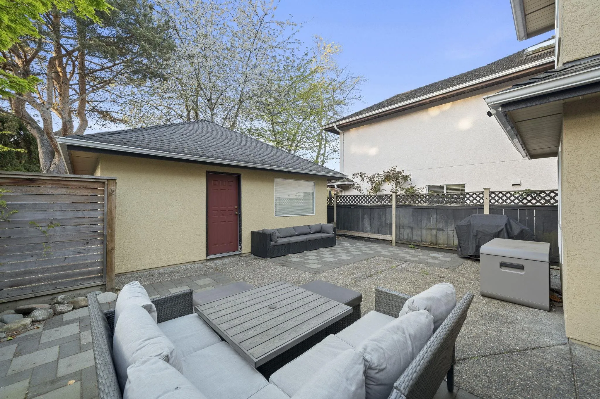 3011 Broadway Street