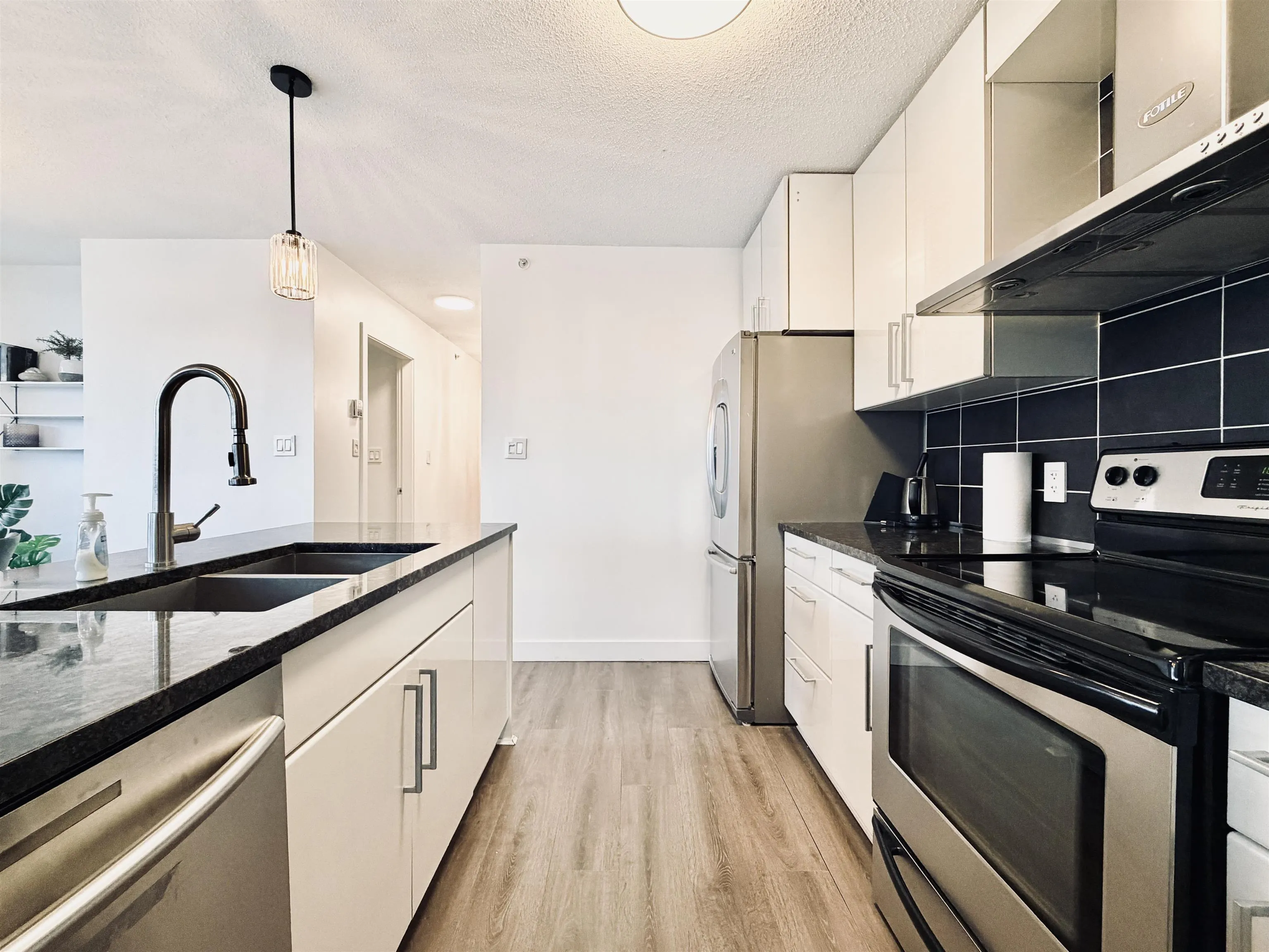 689 Abbott Street #2705