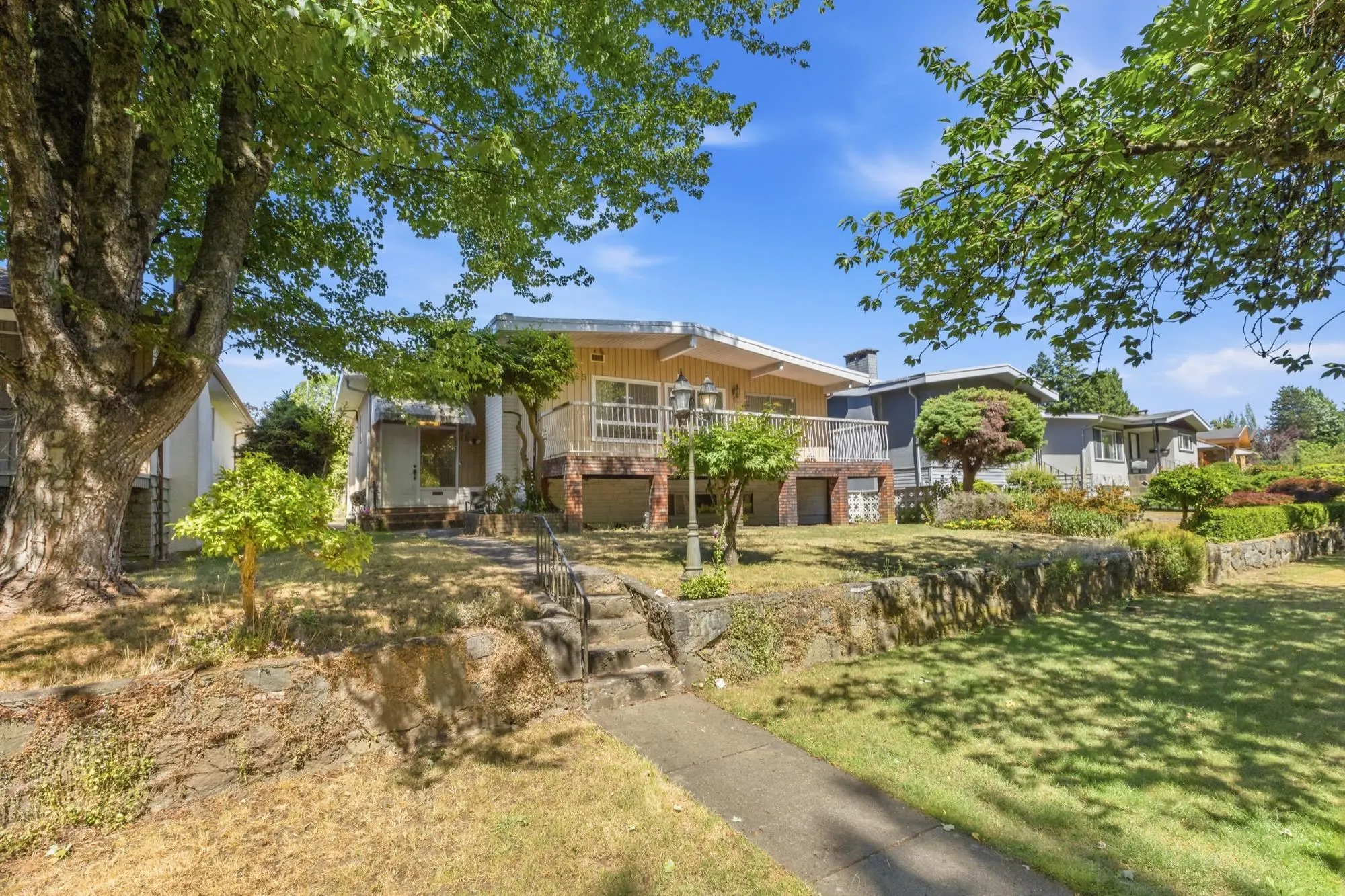 3055 Rosemont Drive