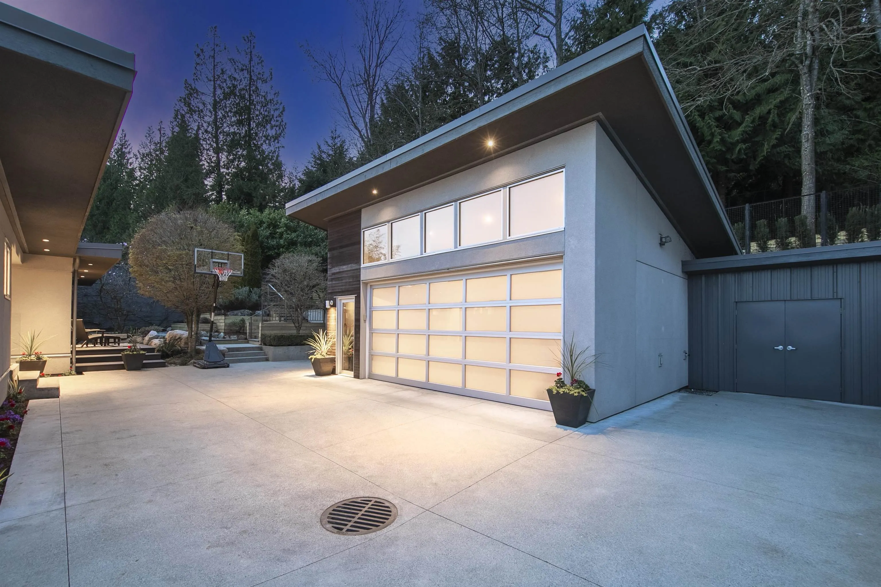 3305 Westmount Road