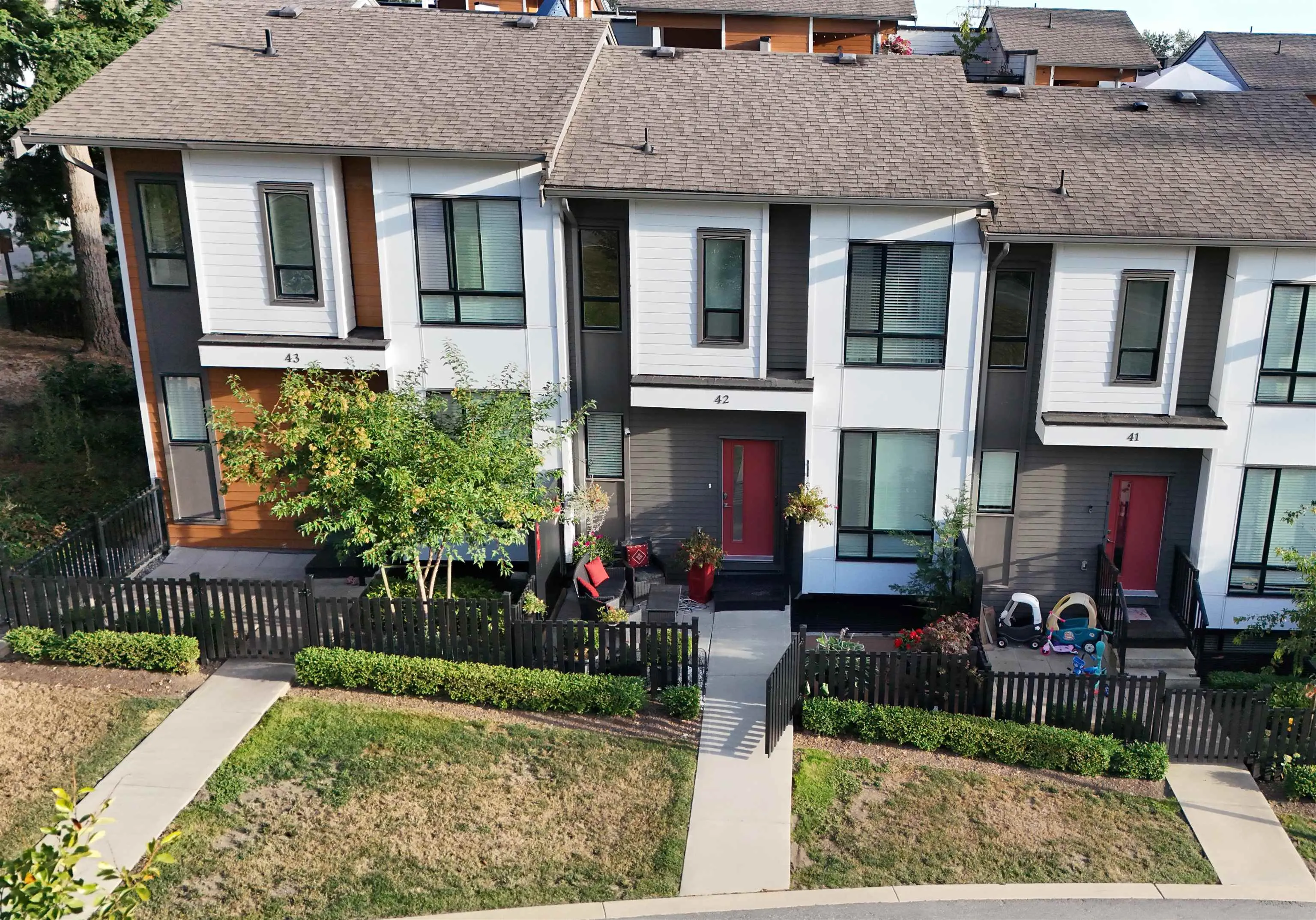 16433 19 Avenue #42