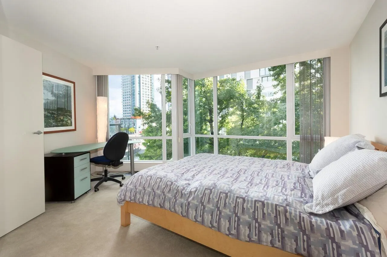 499 Broughton Street #203
