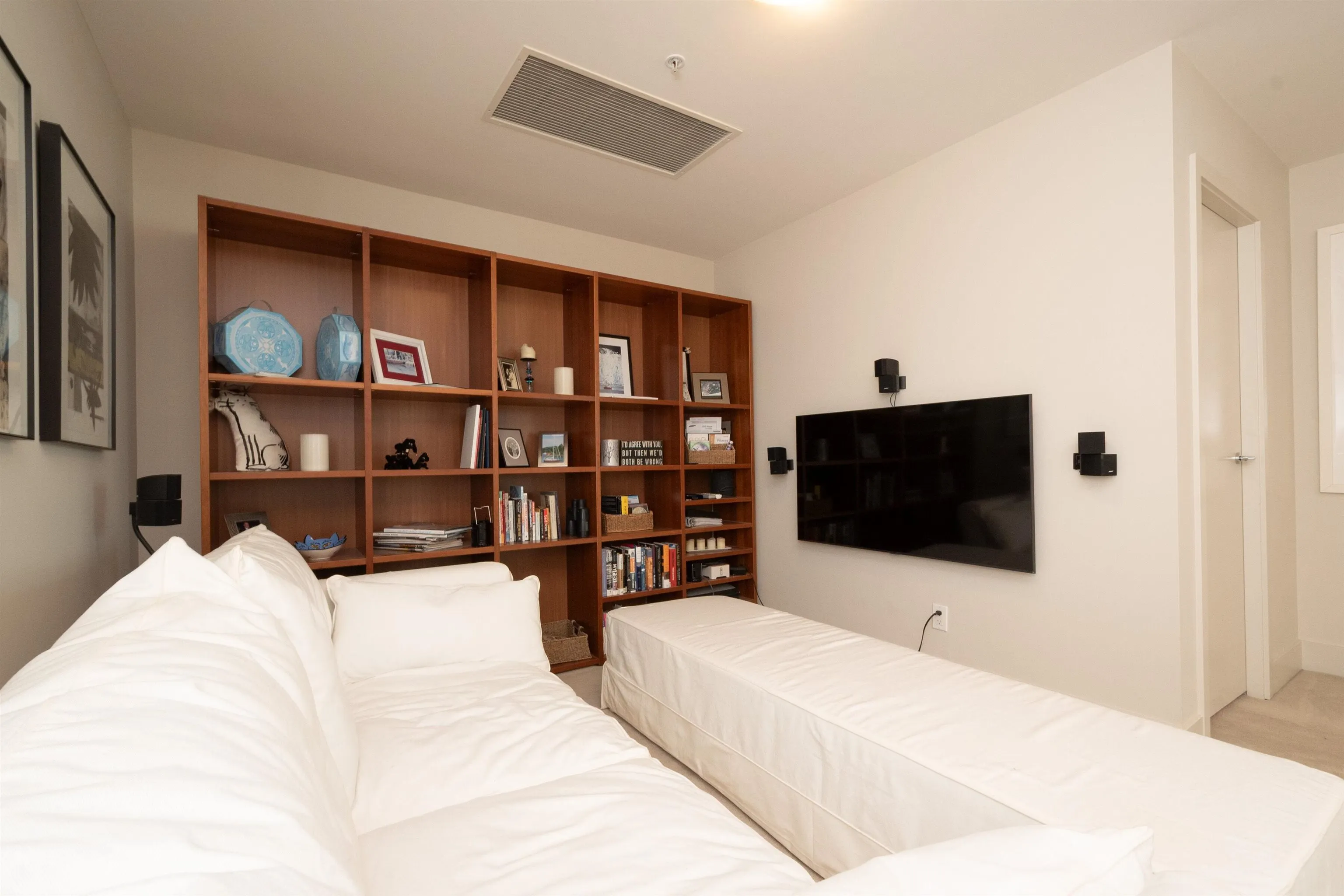 499 Broughton Street #203