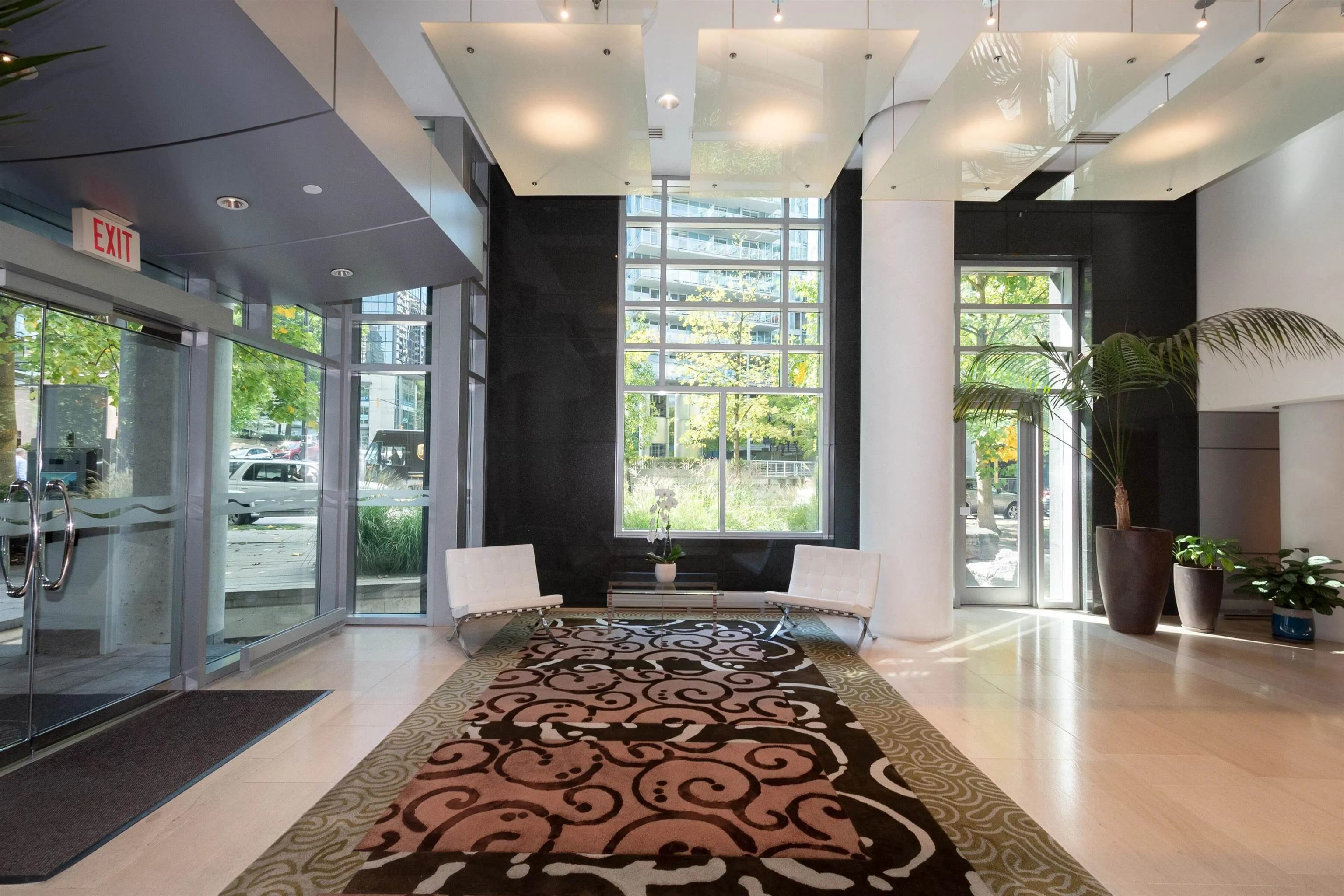 499 Broughton Street #203