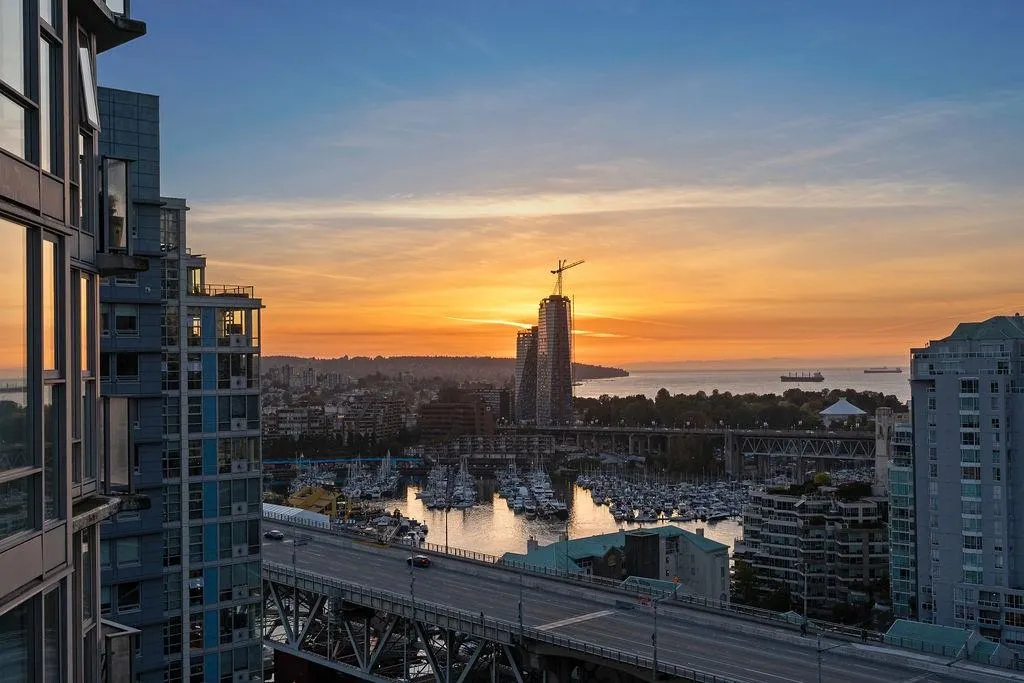 583 Beach Crescent #2607