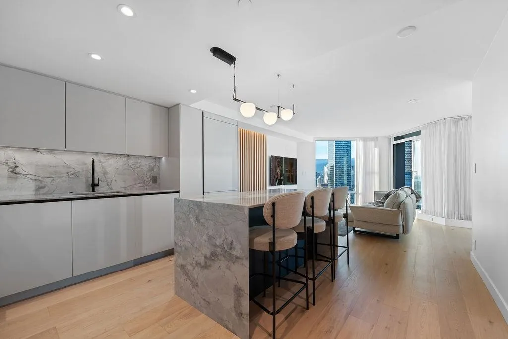 583 Beach Crescent #2607