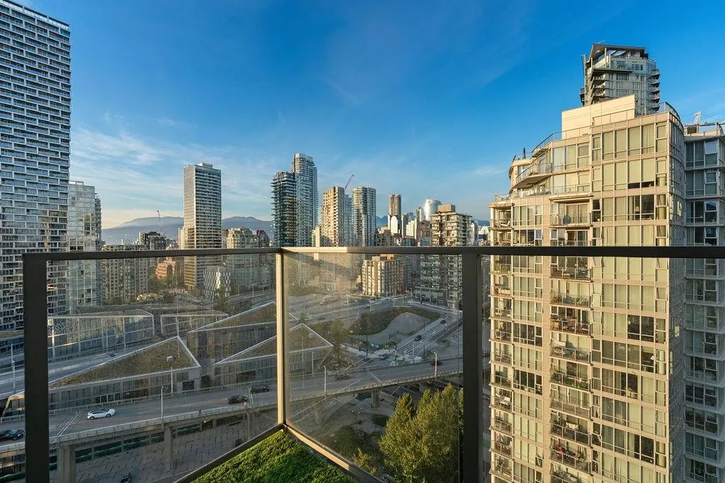 583 Beach Crescent #2607