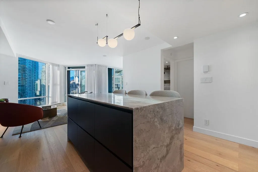 583 Beach Crescent #2607