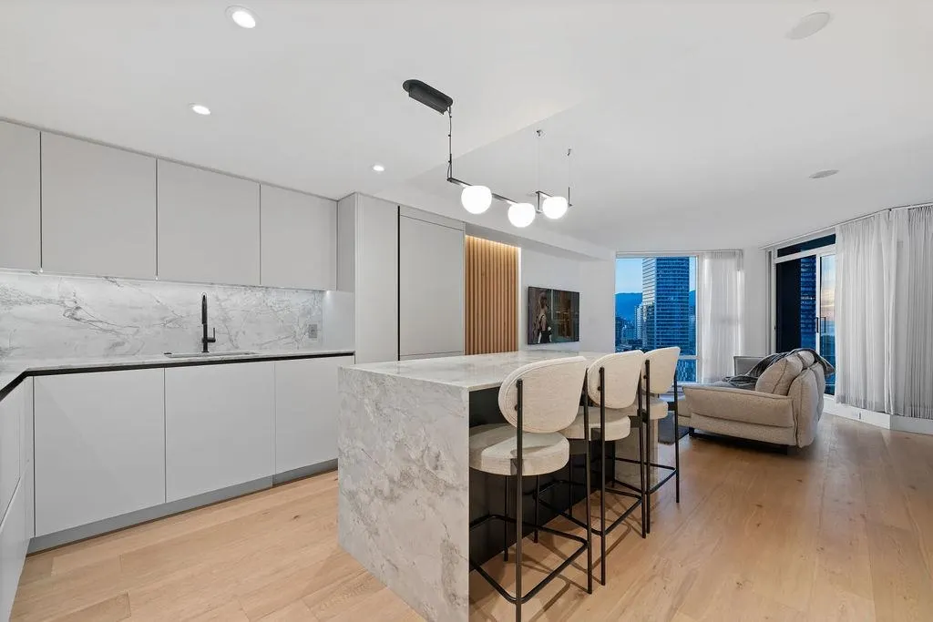 583 Beach Crescent #2607