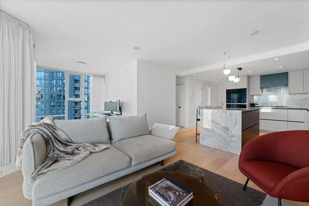 583 Beach Crescent #2607