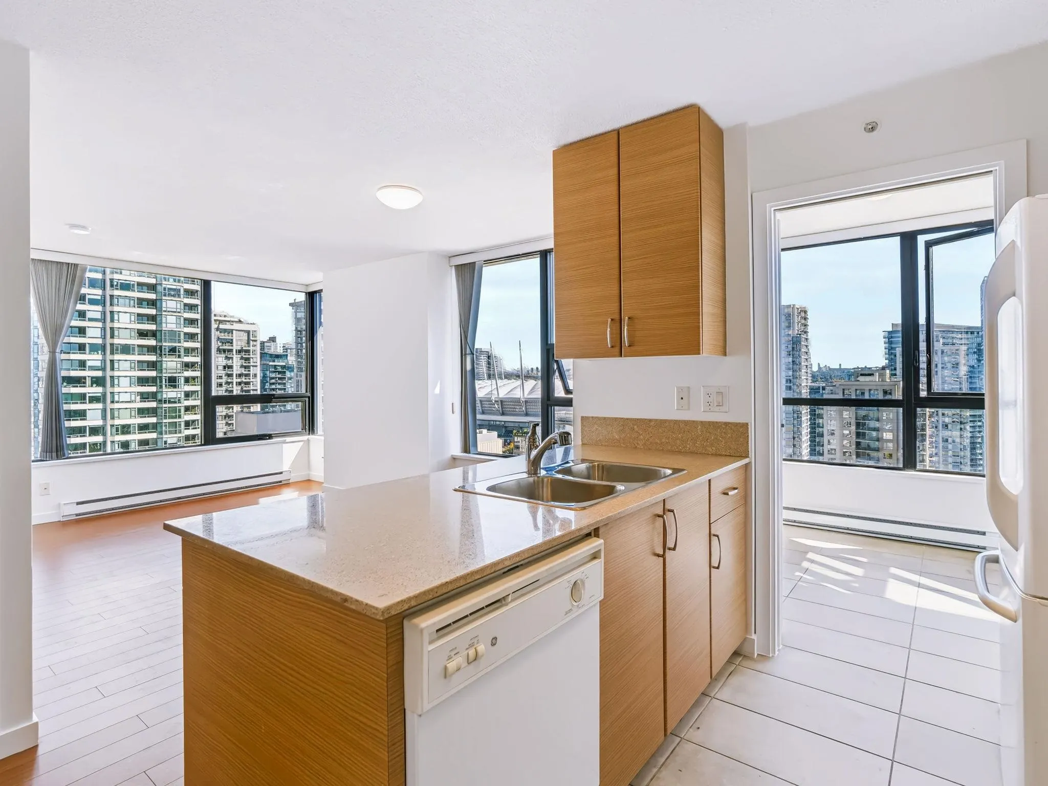 977 Mainland Street #2105