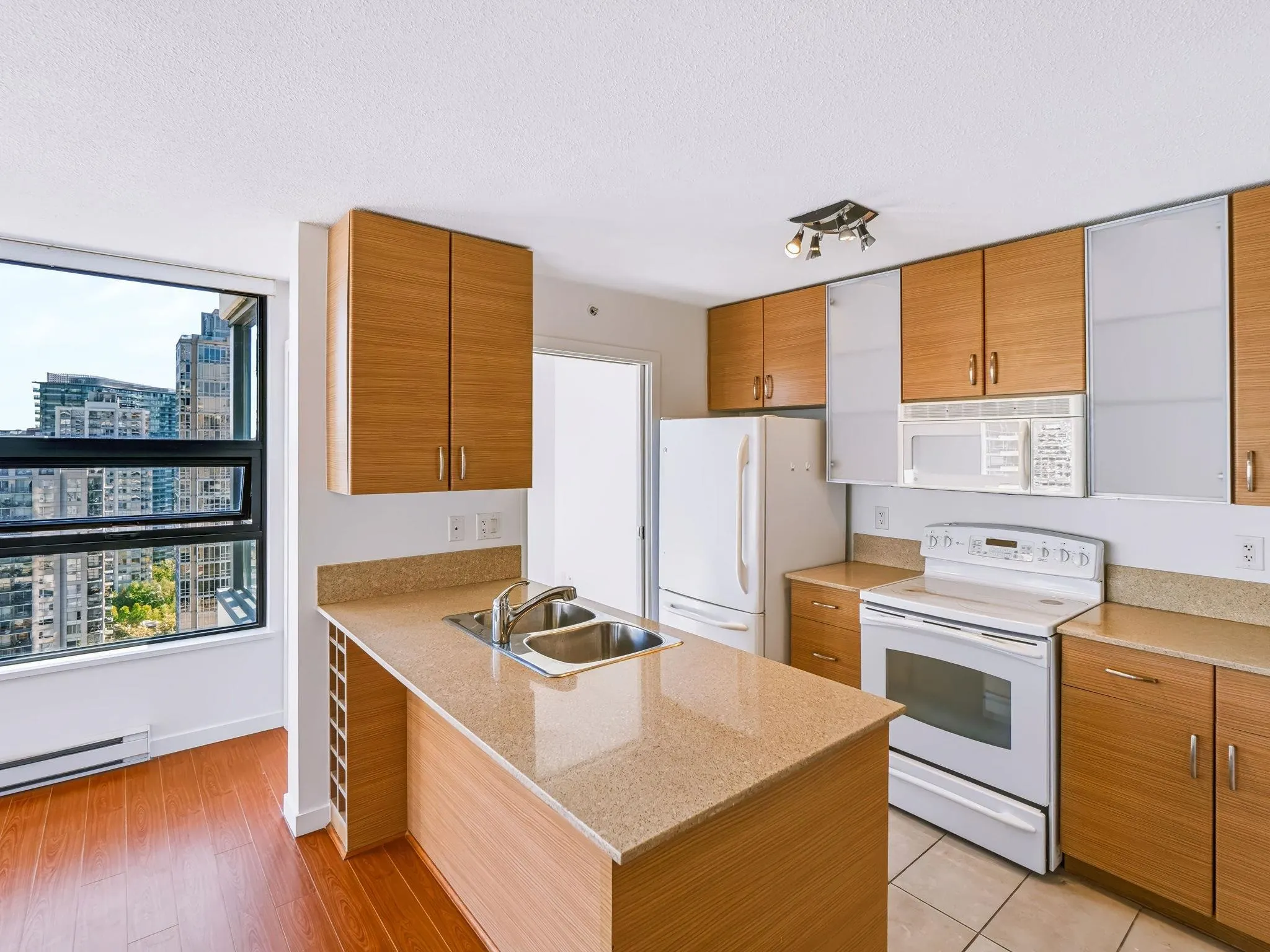 977 Mainland Street #2105