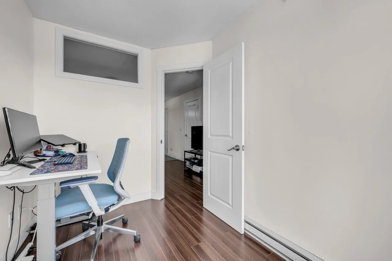 1239 Kingsway #PH7