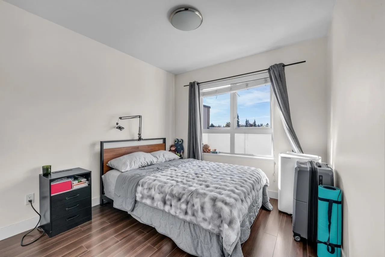 1239 Kingsway #PH7