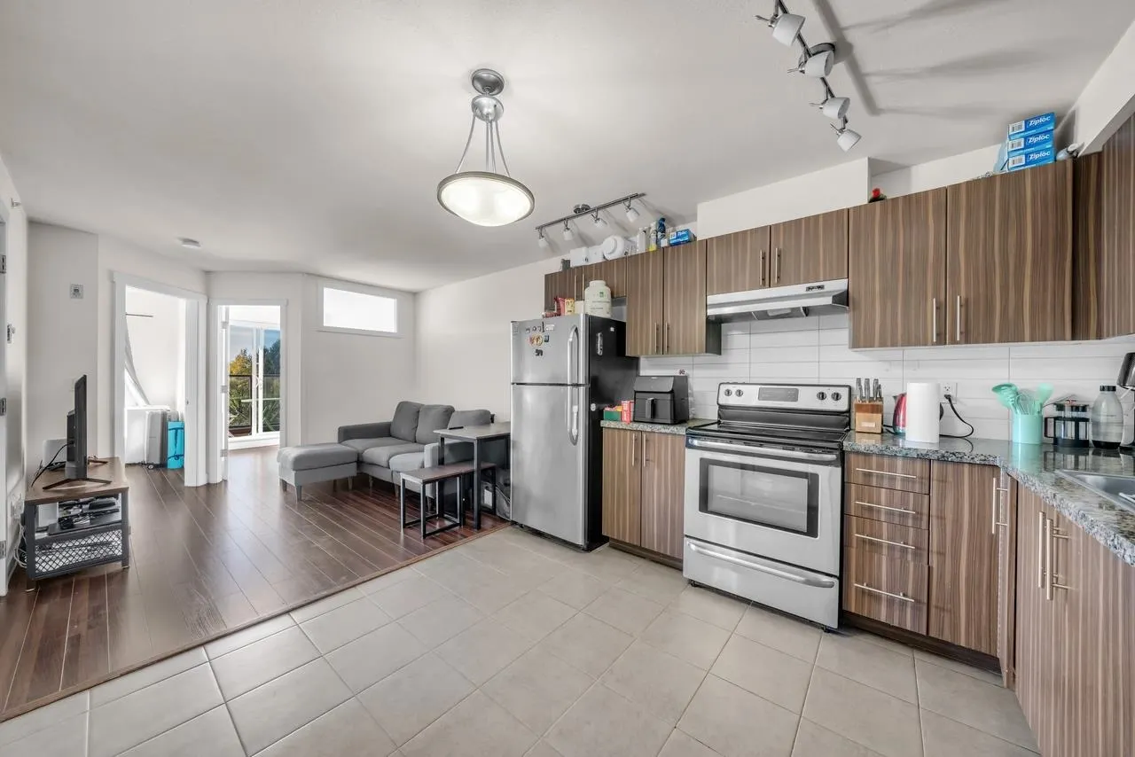 1239 Kingsway #PH7