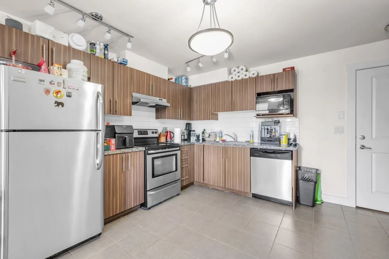 1239 Kingsway #PH7