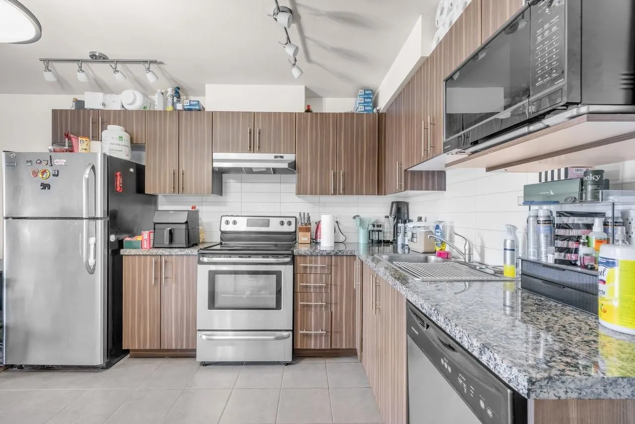 1239 Kingsway #PH7