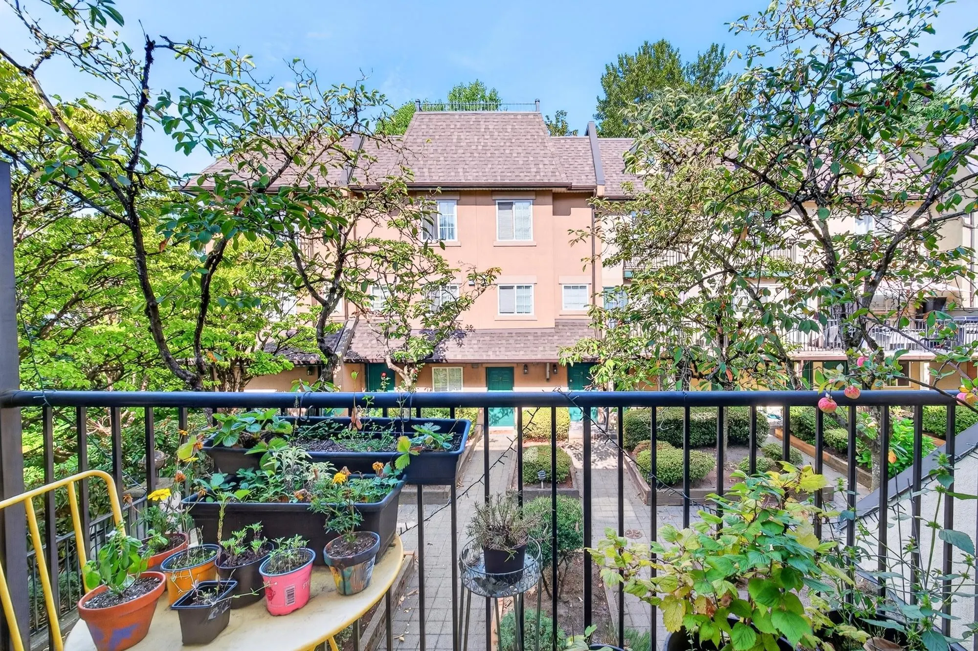 1561 Booth Avenue #10