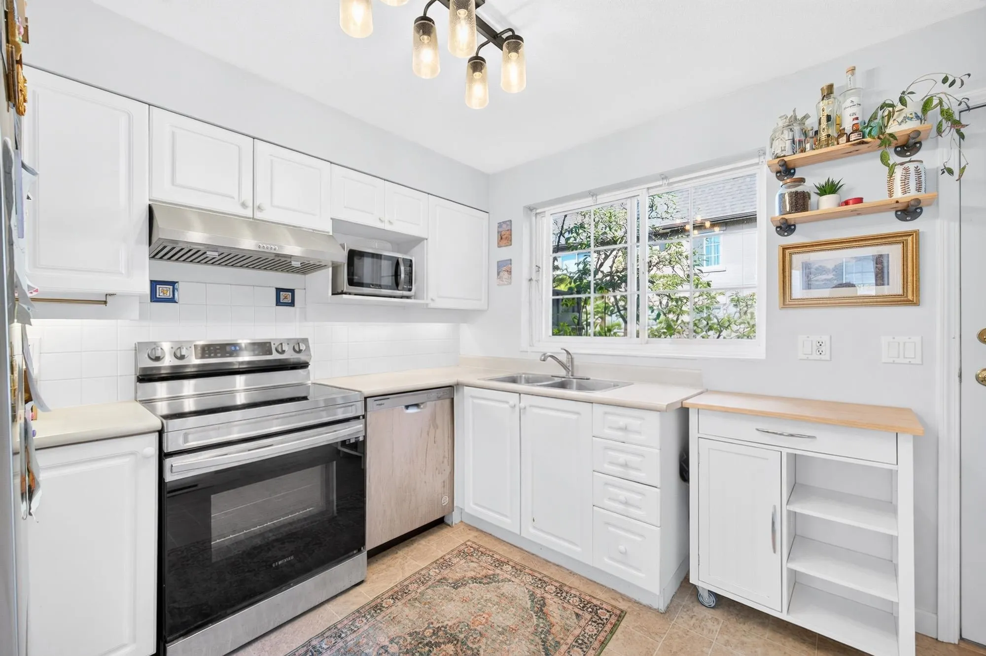 1561 Booth Avenue #10