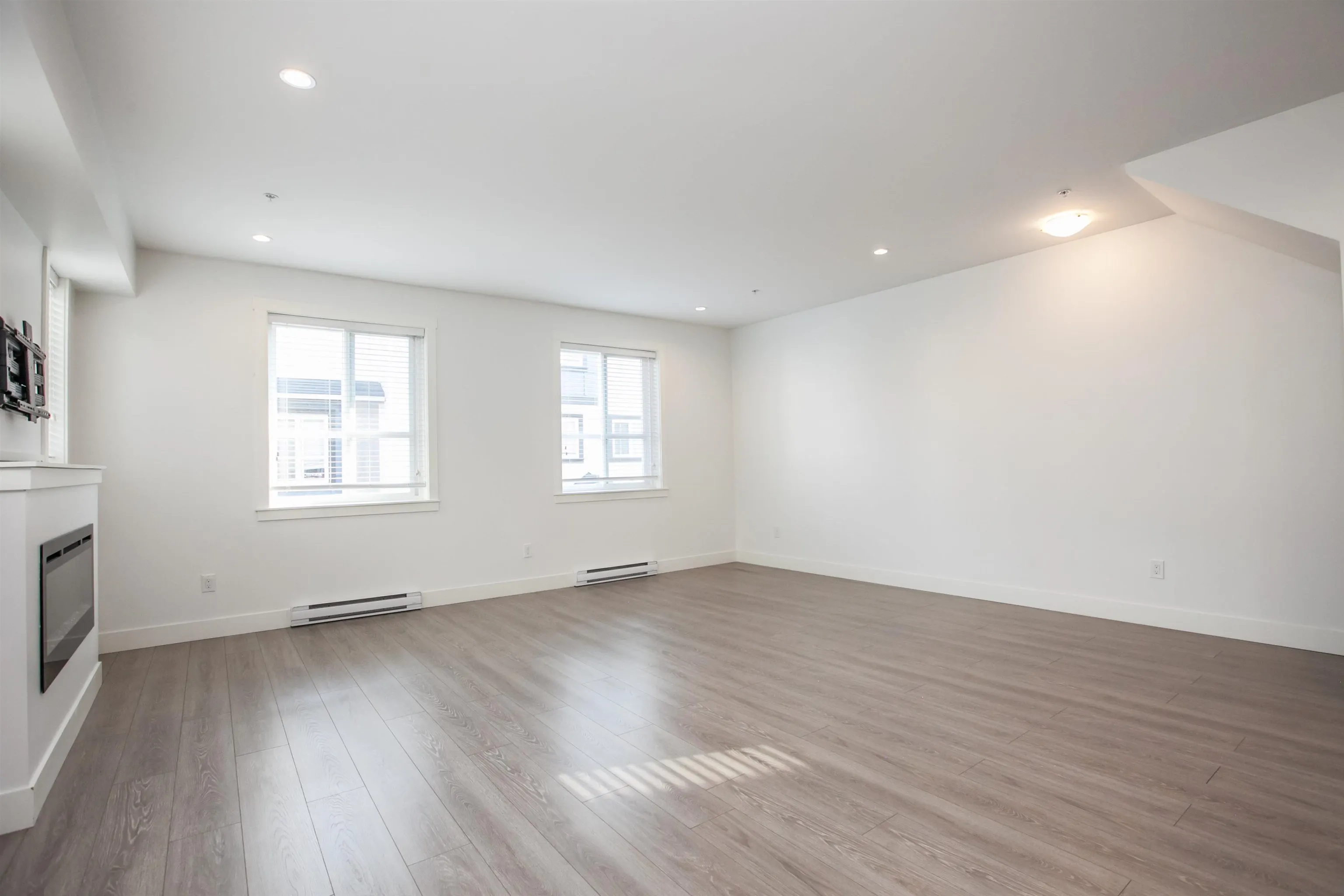 20860 76 Avenue #57