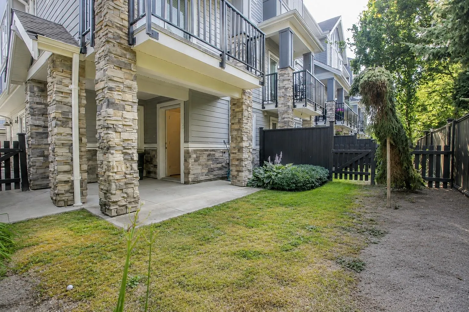 20860 76 Avenue #57