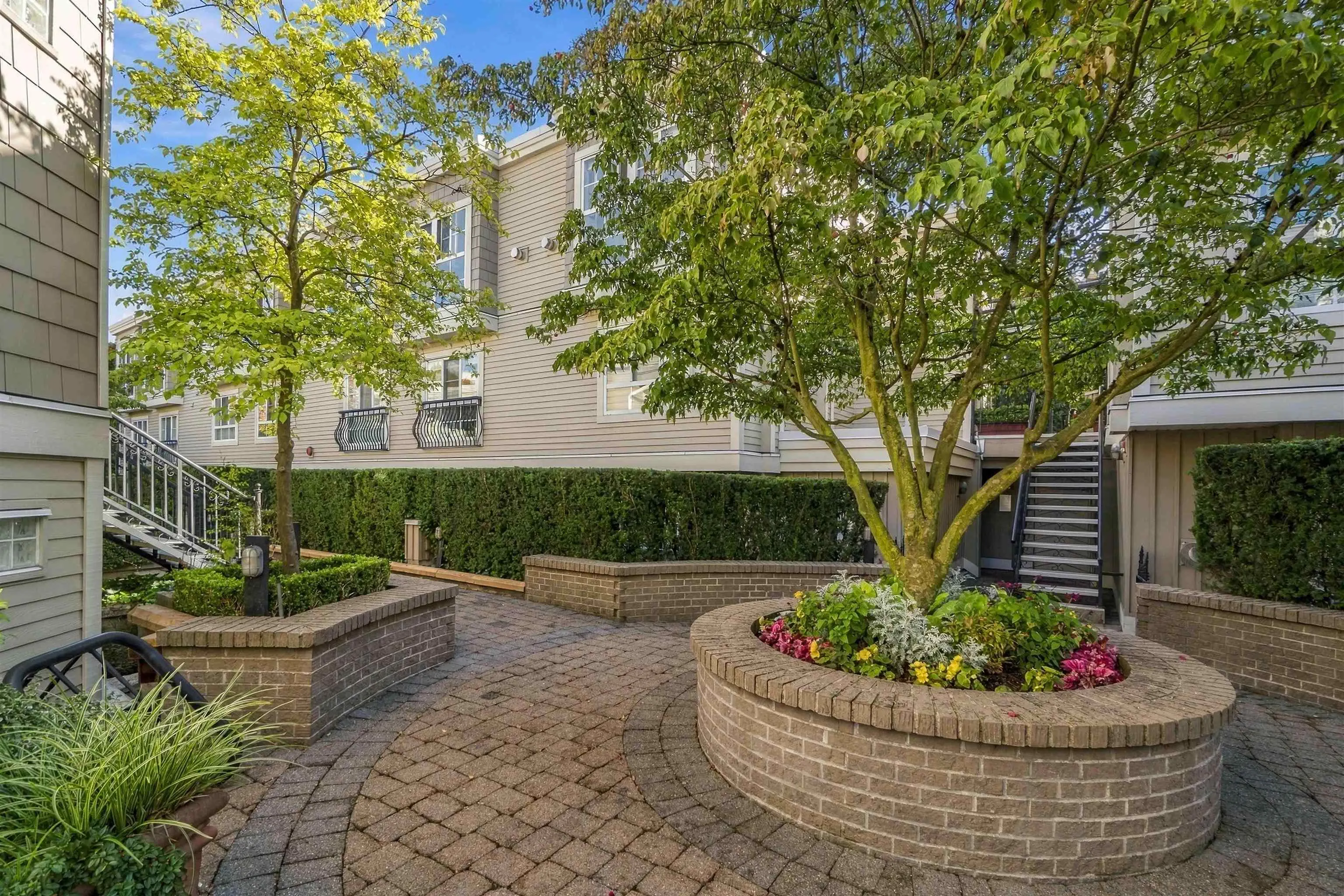 678 W 7th Avenue #319