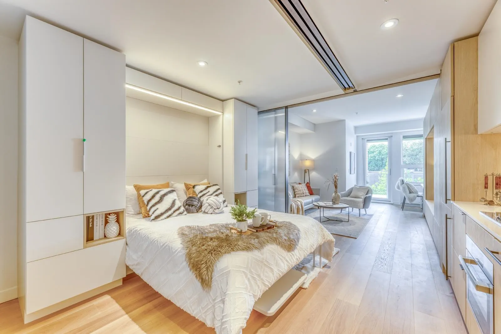 2471 St. George Street #512