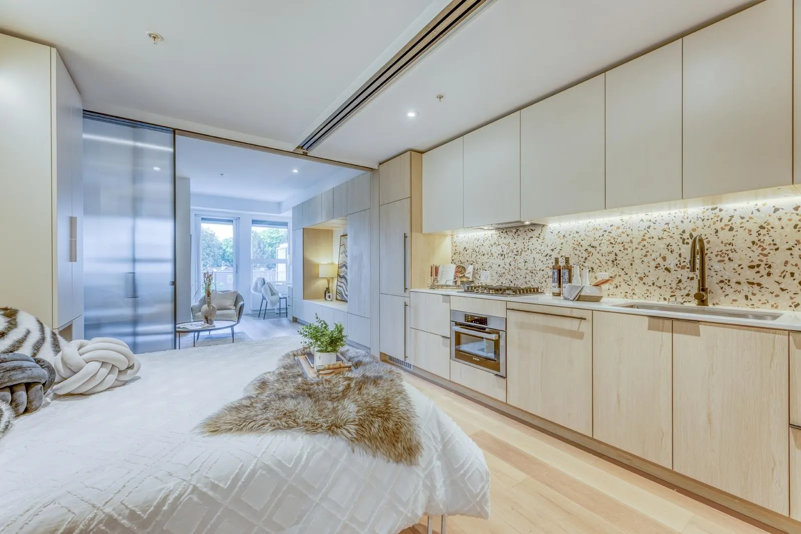2471 St. George Street #512