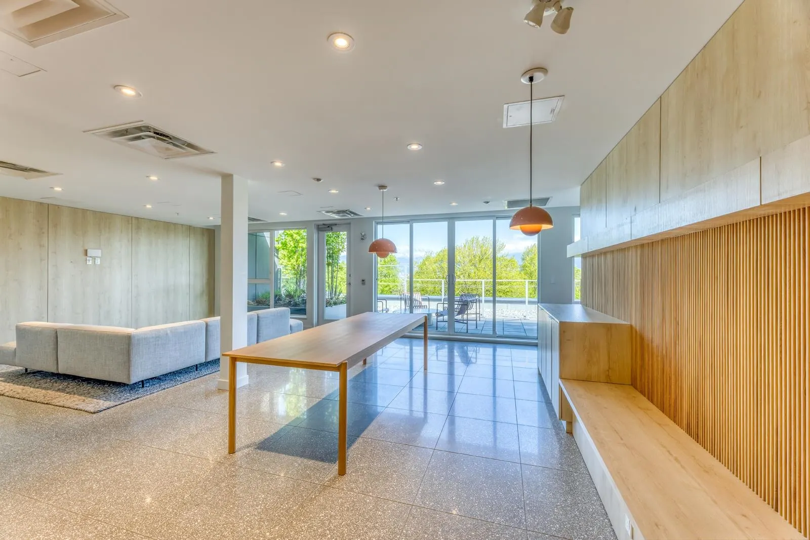 2471 St. George Street #512