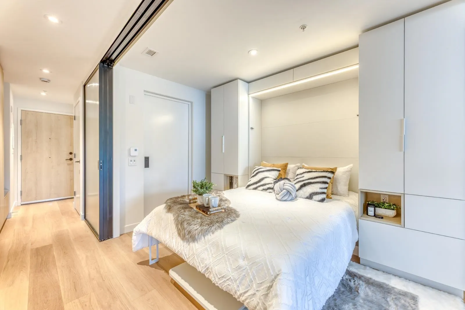 2471 St. George Street #512