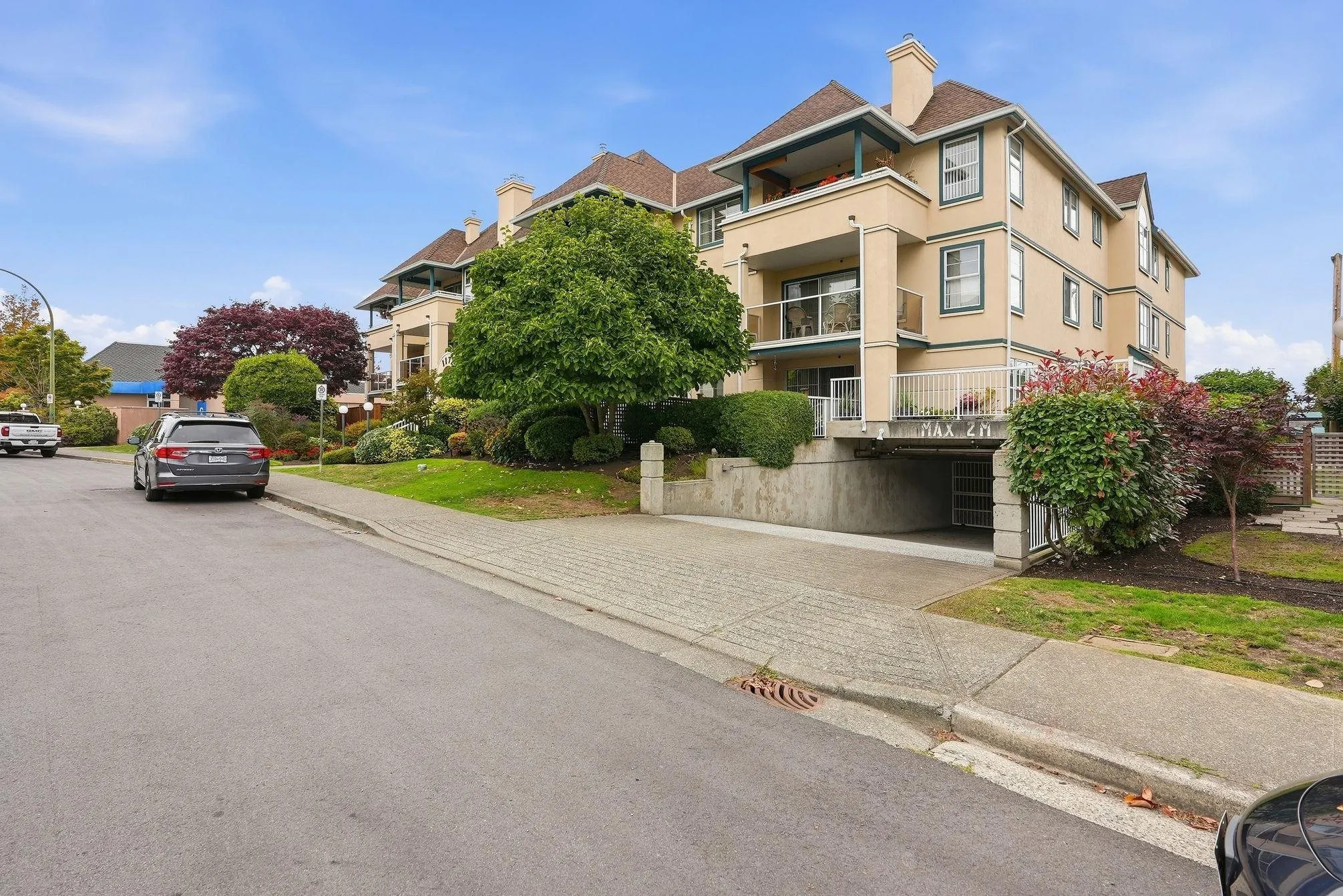 1172 55 Street #106