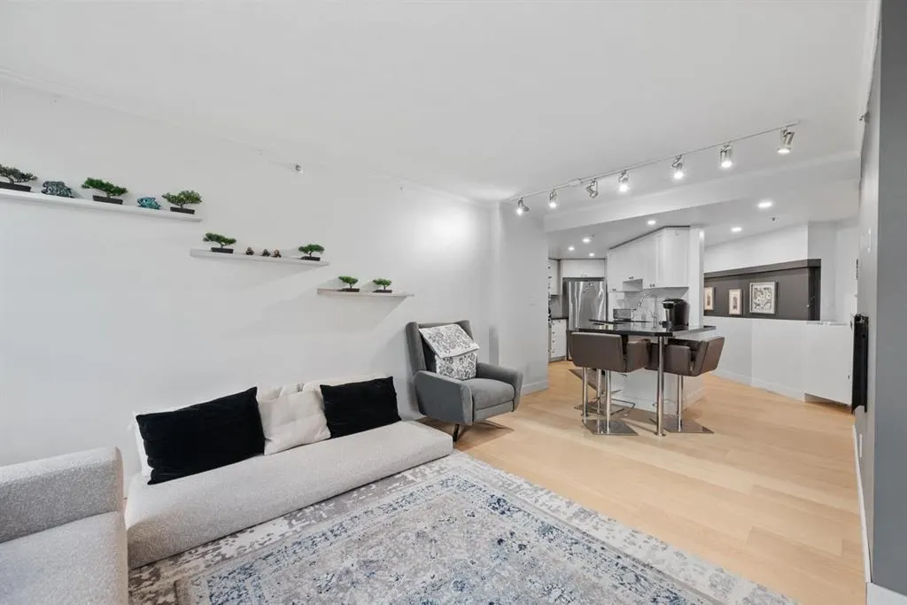 1050 Burrard Street #70X