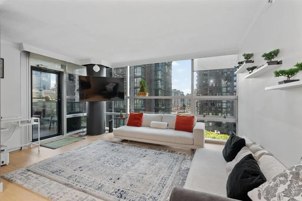 1050 Burrard Street #70X