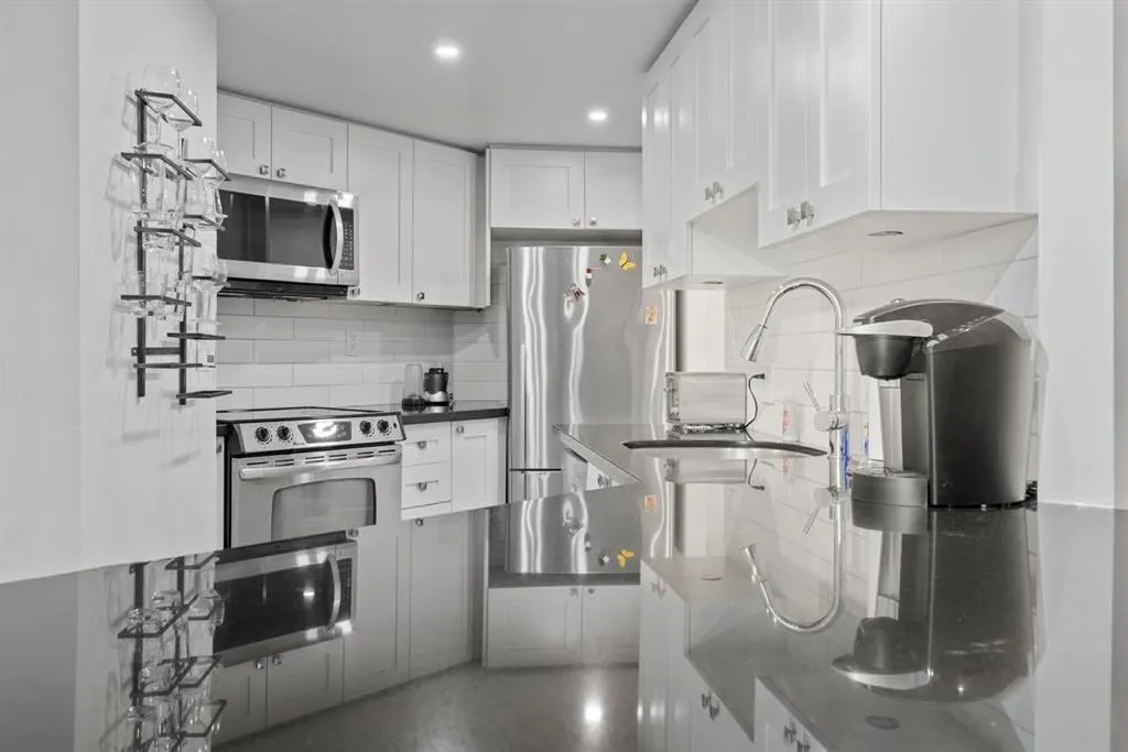 1050 Burrard Street #70X