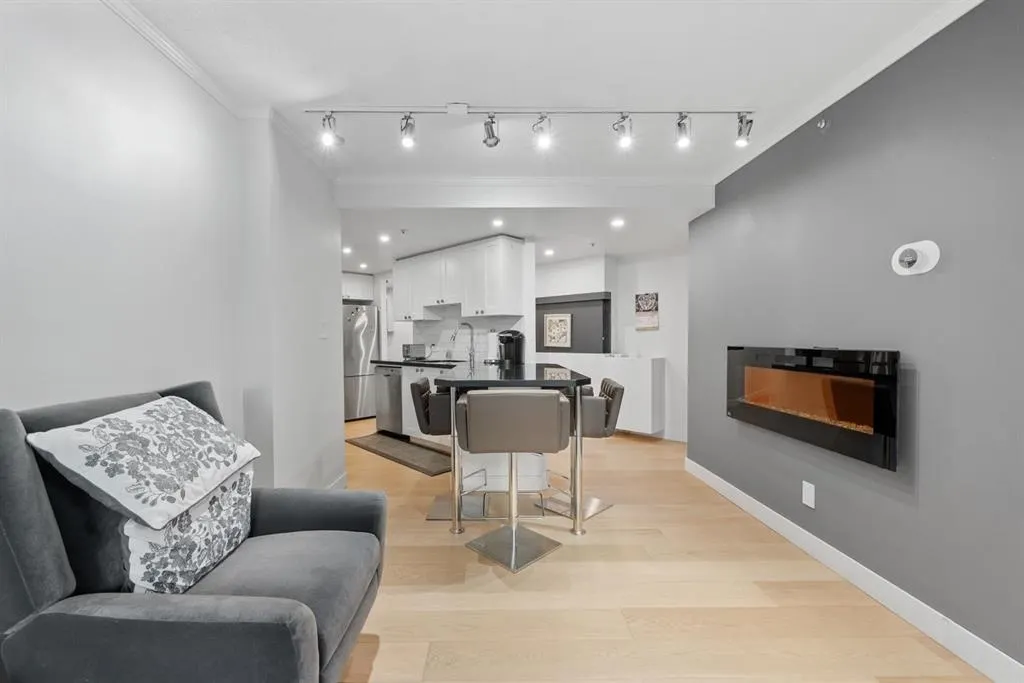 1050 Burrard Street #70X