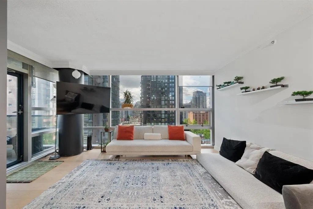 1050 Burrard Street #70X