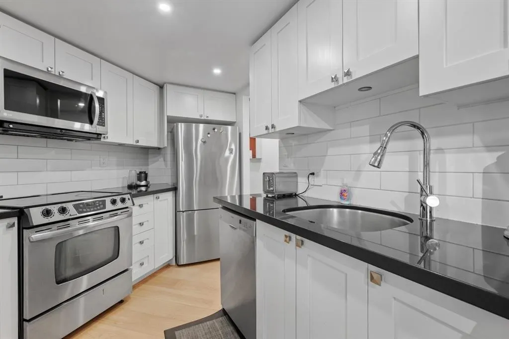 1050 Burrard Street #70X