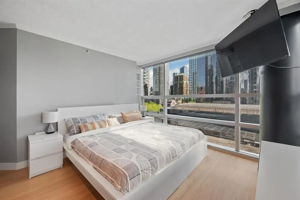 1050 Burrard Street #70X