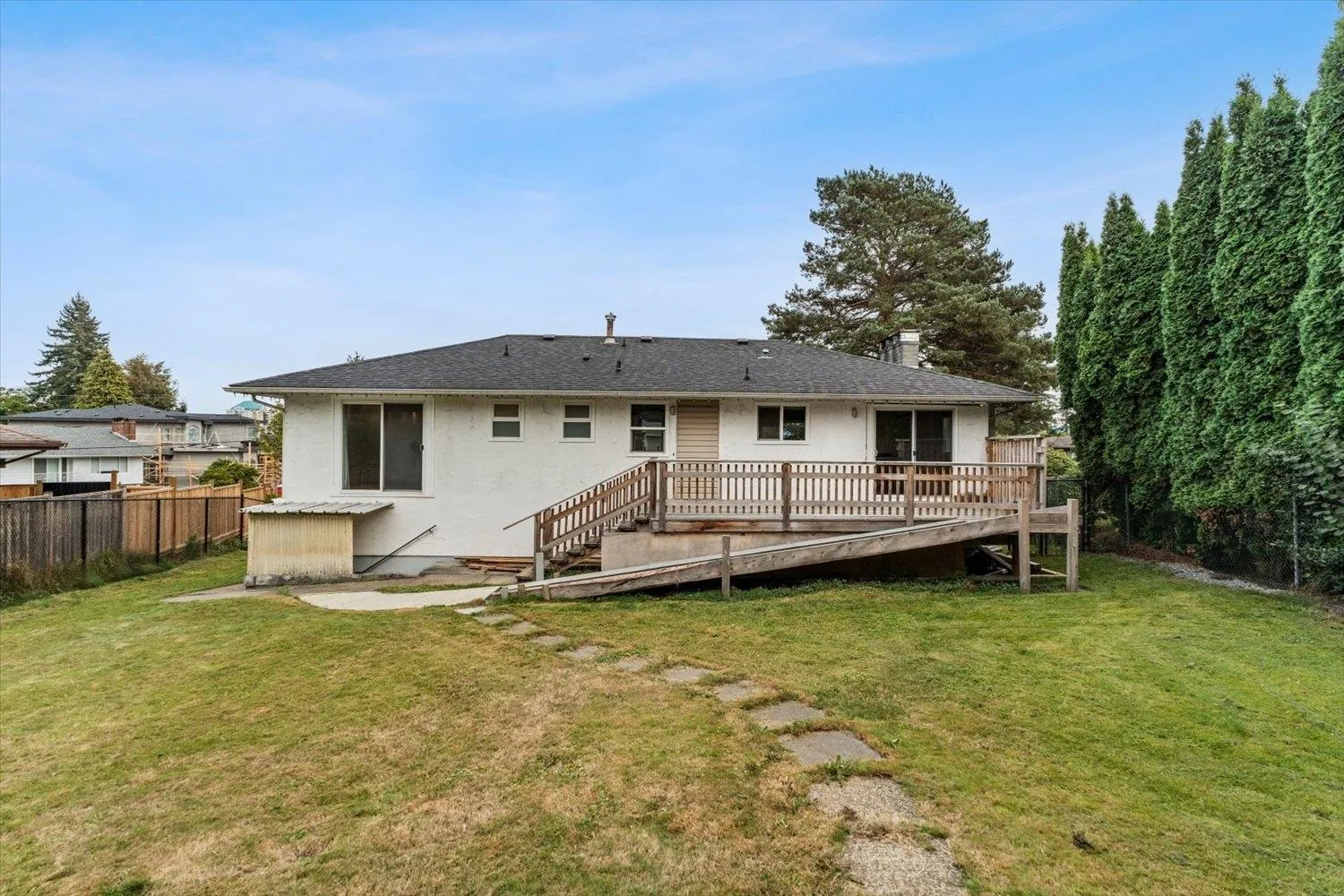 2629 Sunnyside Crescent
