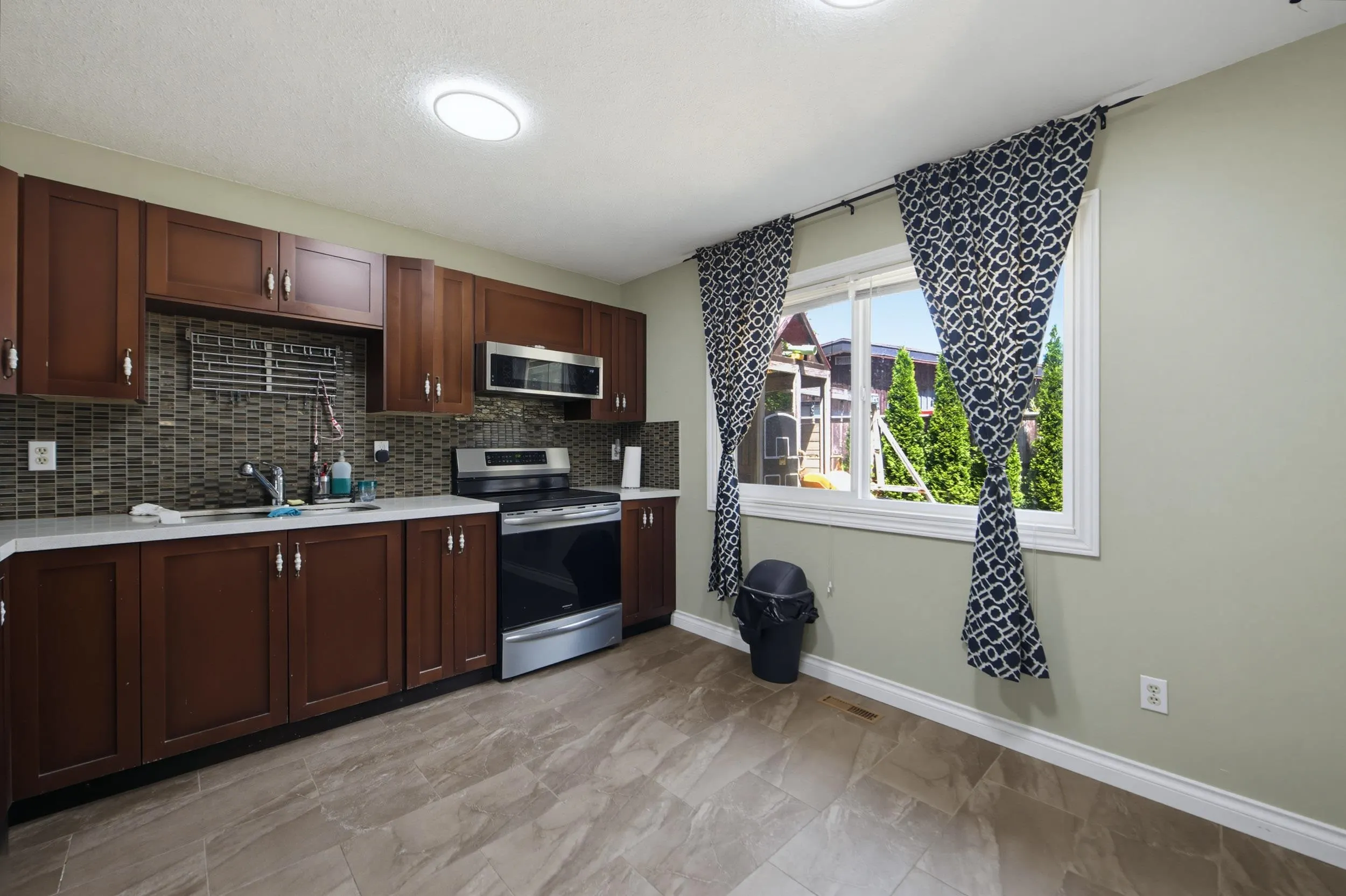 1194 Colin Place